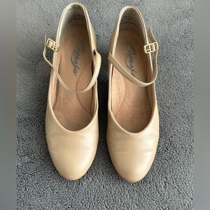 CAPEZIO PERFORMANCE SHOES